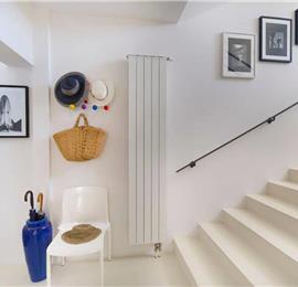 3 Bedroom Villa with Pool, Terrace and Sea Views near Vinisce, Sleeps 7